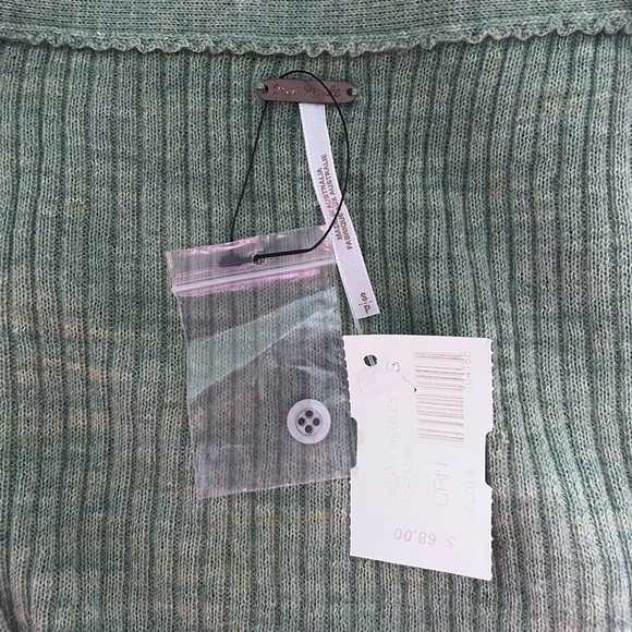 Free People Green Long Sleeve Wool-Blend V-Neck Henley Small 4-6 - Picture 3 of 3